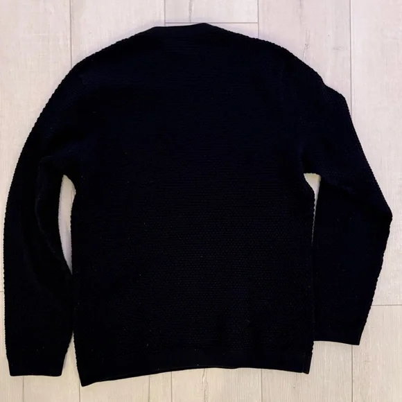 THEORY Men's Deep Blue Textured Knit Crewneck Sweater Size M scalloped pullover - Picture 3 of 7